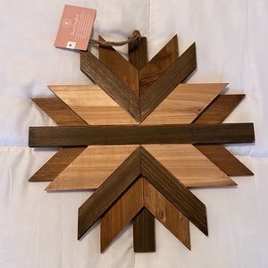 Decocrated wooden hang art